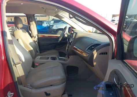 2013 Chrysler Town & Country Touring-L z USA, uszkodzony, nr VIN 2C4RC1CG5DR625101